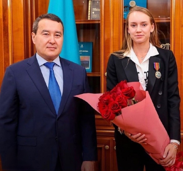 队显然需要 队显然需要