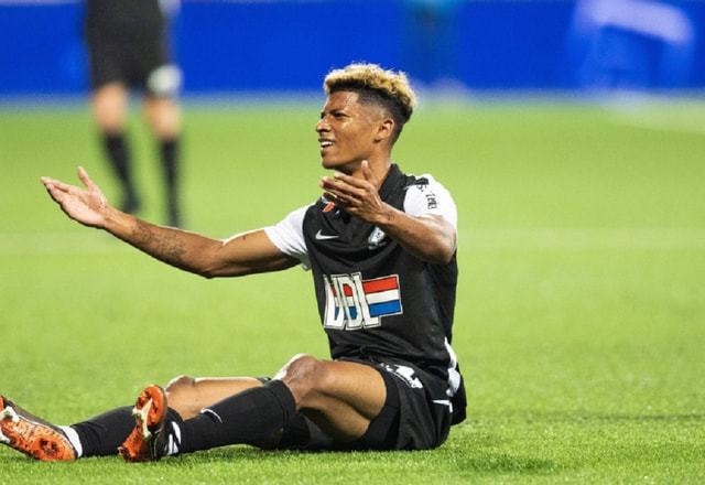 示出过人的 示出过人的