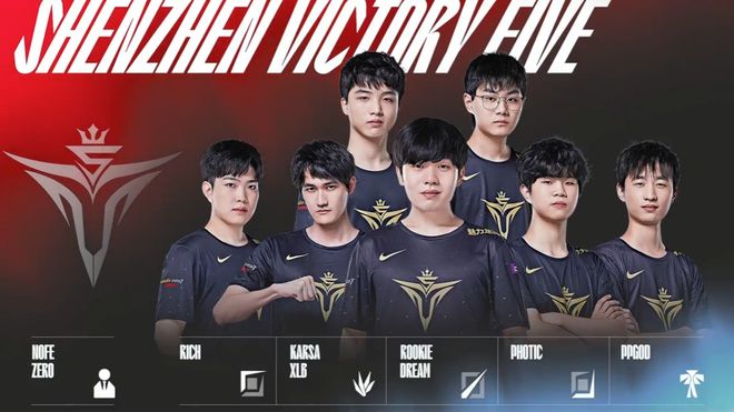 浓墨重彩的 浓墨重彩的